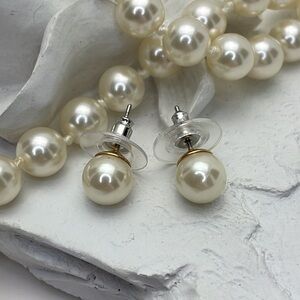 Vintage Lady Remington Long Pearl Necklace & Pearl Earrings
